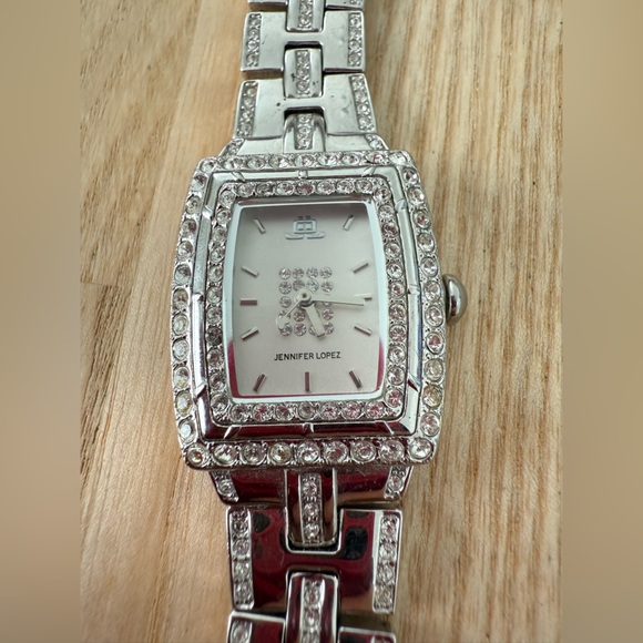 Jennifer Lopez ladies silver tone and crystal bracelet watch NEW BATTERY - Picture 1 of 12